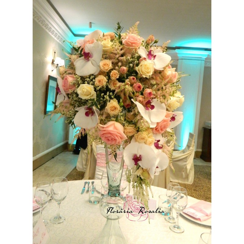 Aranjament elegant cu orhidee