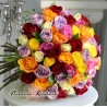 Buchet 55 trandafiri multicolori