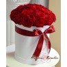 Cutie rotunda cu 23 trandafiri rosii