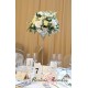 Aranjament elegant cu flori albe