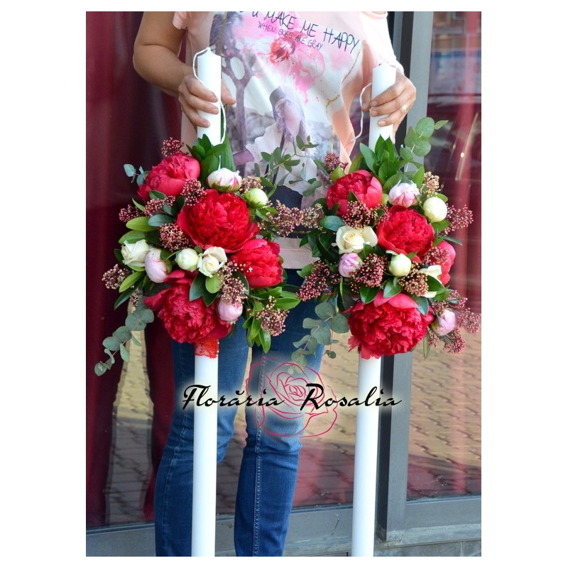 Lumanari cu bujori rosii