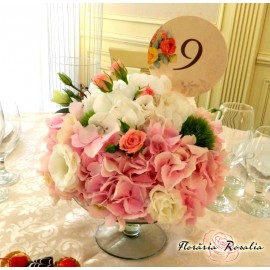 Aranjament cu hortensii alb-roz