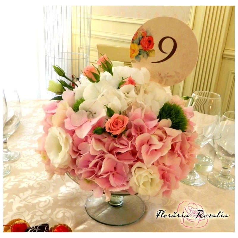 Aranjament cu hortensii alb-roz