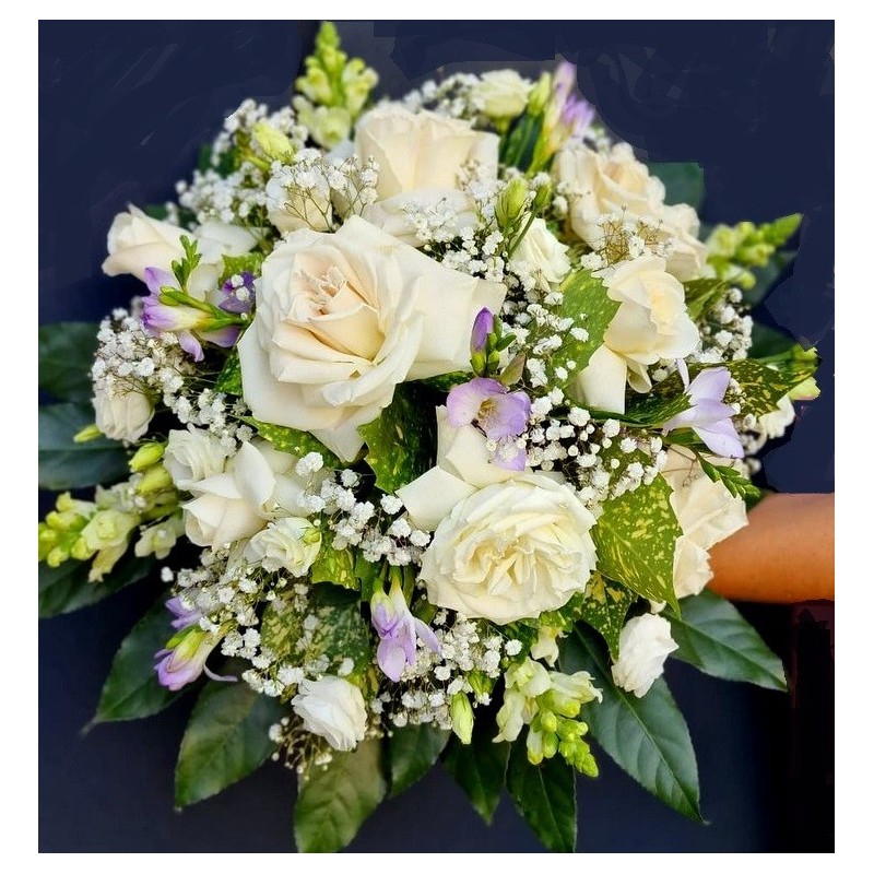 Jerba rotunda cu trandafiri si frezii