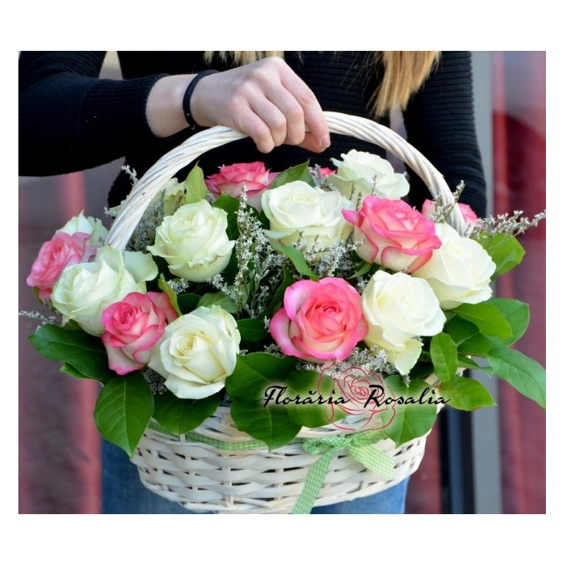 Cos 21 trandafiri multicolori