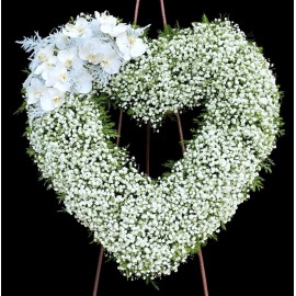 Inima din gypsophila si orhidee Inima din gypsophila si orhidee