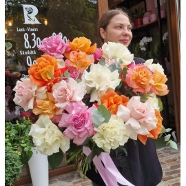 Buchet 21 trandafiri multicolori Buchet 21 trandafiri multicolori