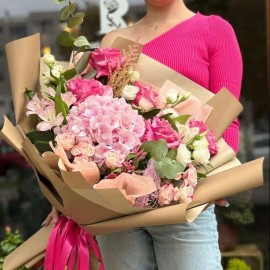 Buchet mixt cu hortensie Buchet mixt cu hortensie