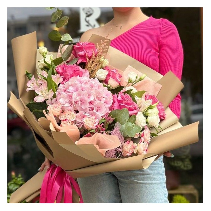 Buchet mixt cu hortensie