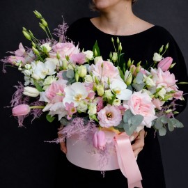 Cutie florală „Roz de primăvară”