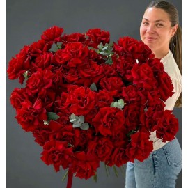Buchet 55 trandafiri rosii