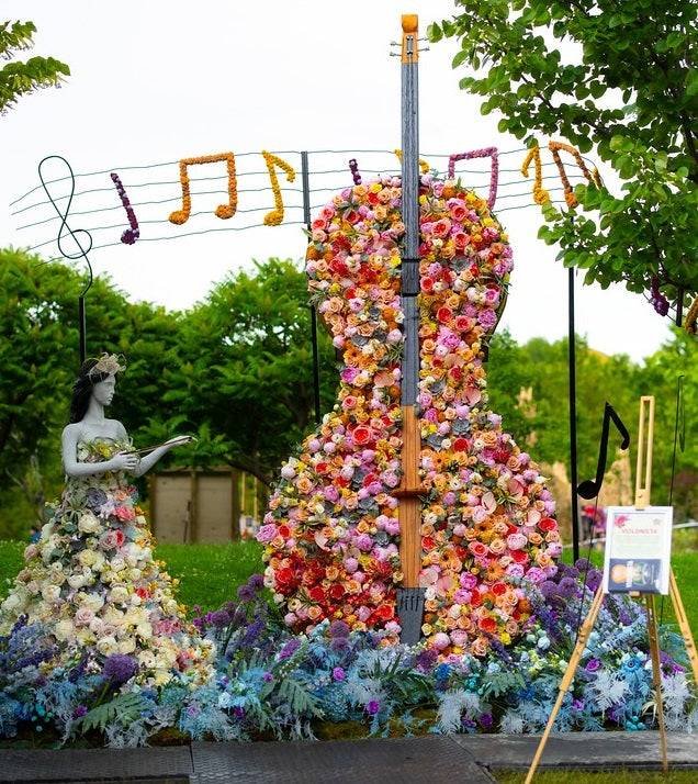 Violonista la West Side Flower Fest 2025