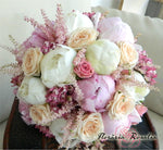 Buchet bujori, astilbe, bouvardia, miniroze