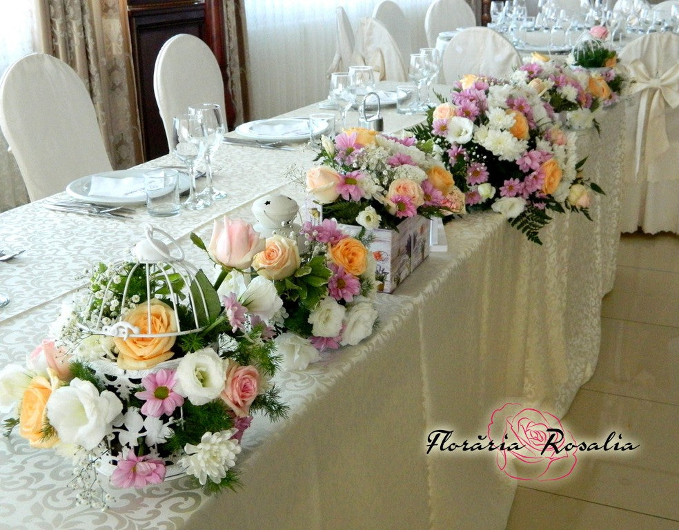 Prezidiu cu 7 aranjamente florale