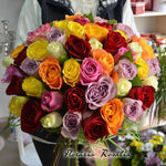 Buchet 55 trandafiri multicolori