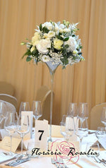 Aranjament elegant cu flori albe