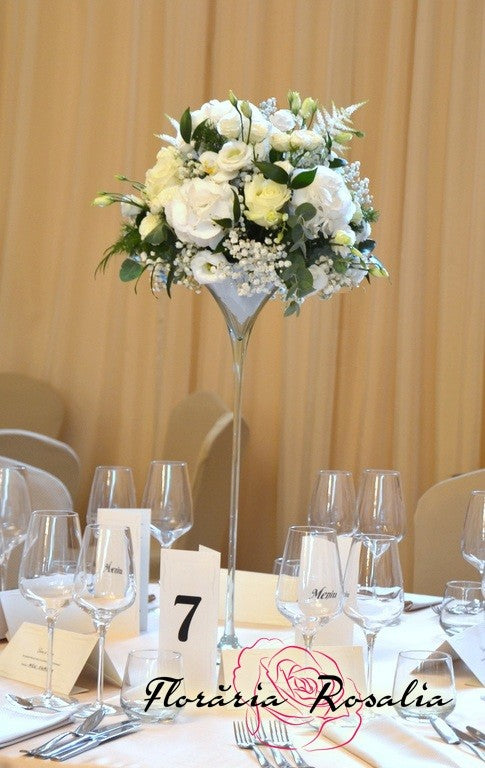 Aranjament elegant cu flori albe