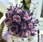 Buchet trandafiri si lavanda