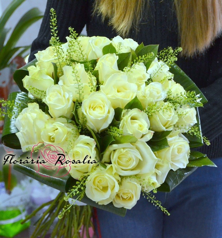 Buchet 25 trandafiri albi