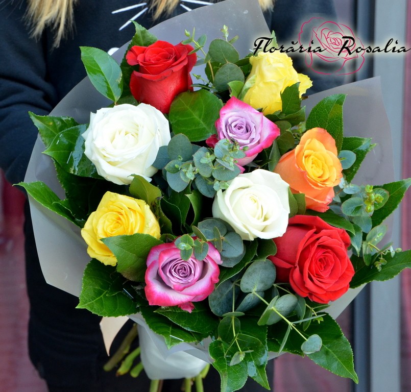 Buchet 9 trandafiri multicolori