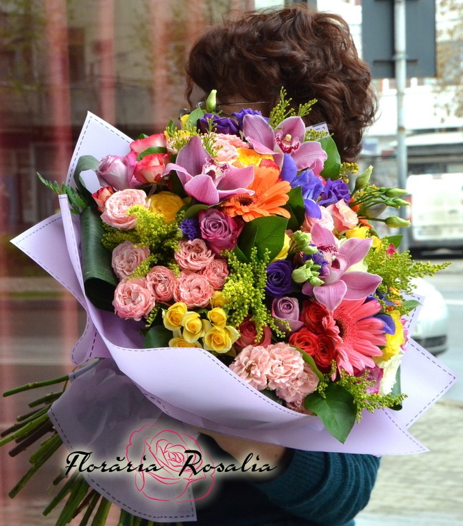 Buchet mixt cu orhidee