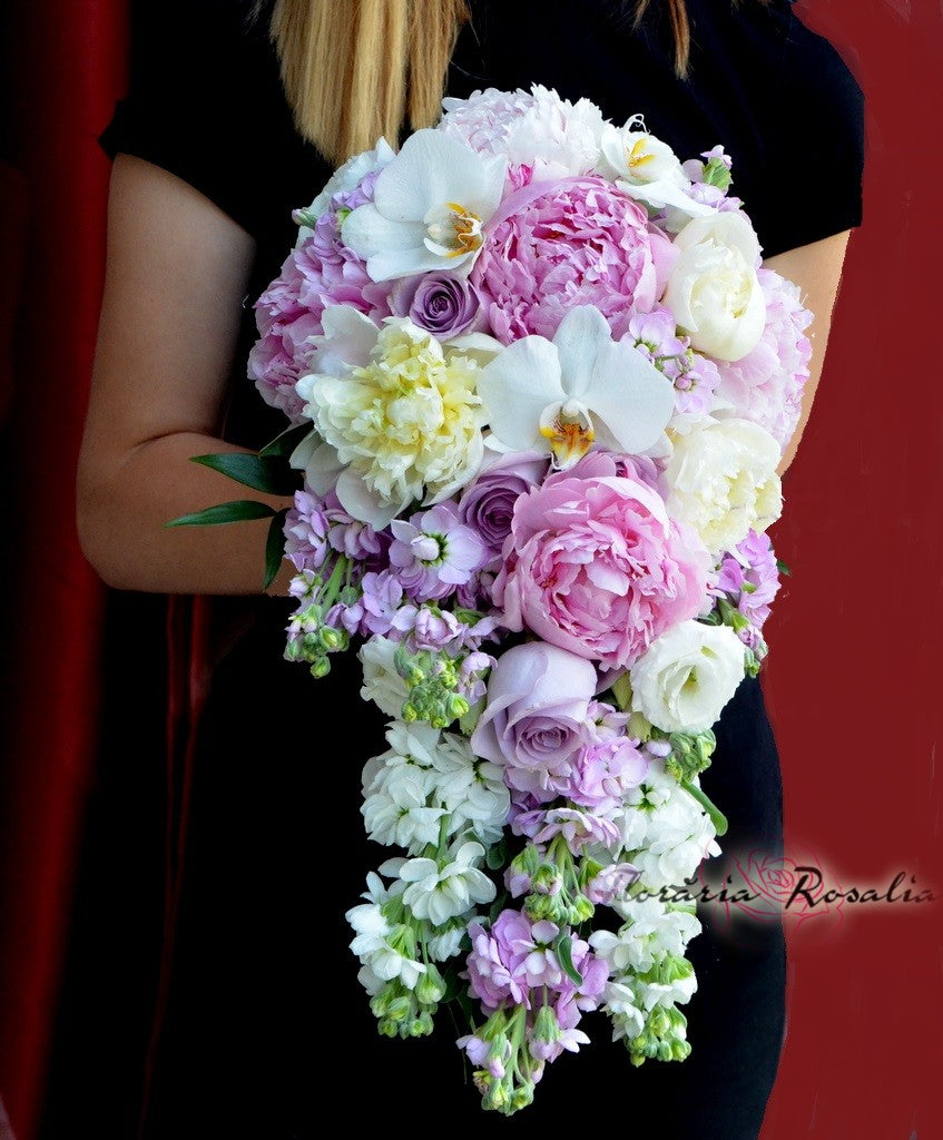 Buchet curgator Gianina