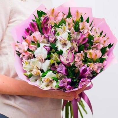 Buchet 11 alstromeria