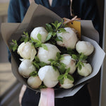 Buchet 9 bujori albi