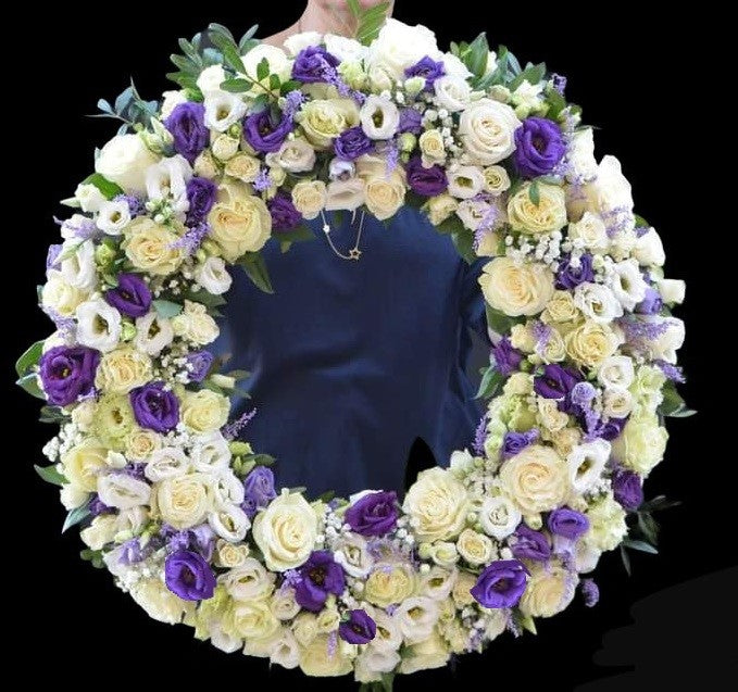 Coroana cu eustoma si cale