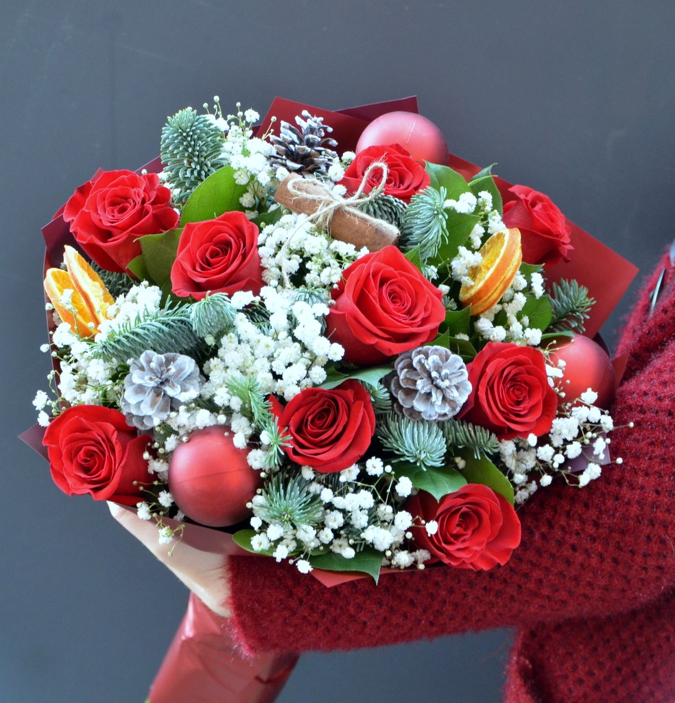 Buchet de Craciun cu trandafiri