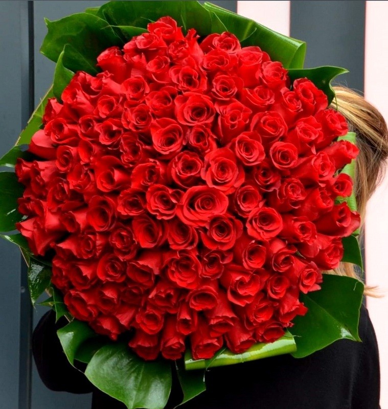 Buchet 101 trandafiri 
