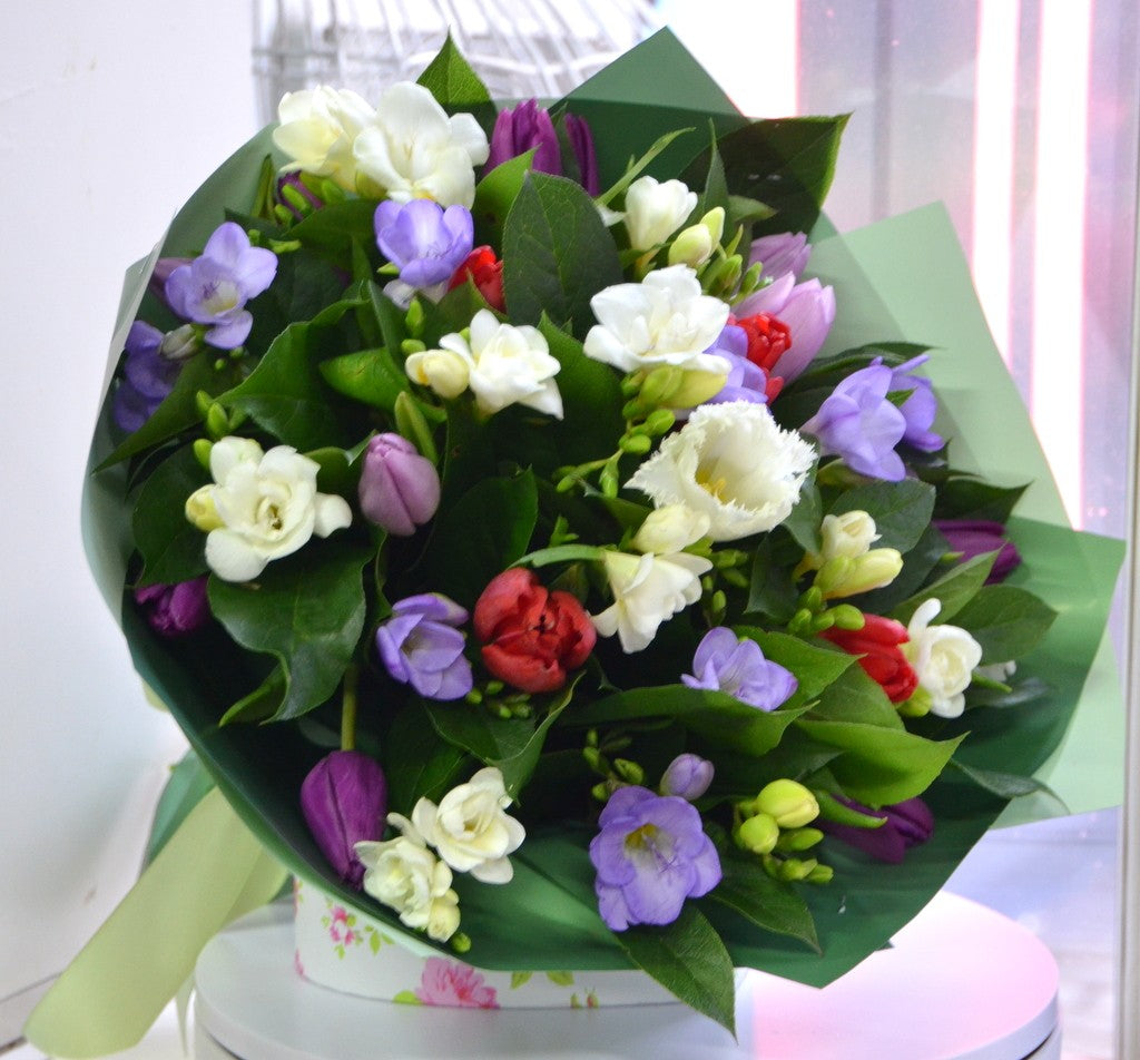 Buchet 25 lalele si frezii