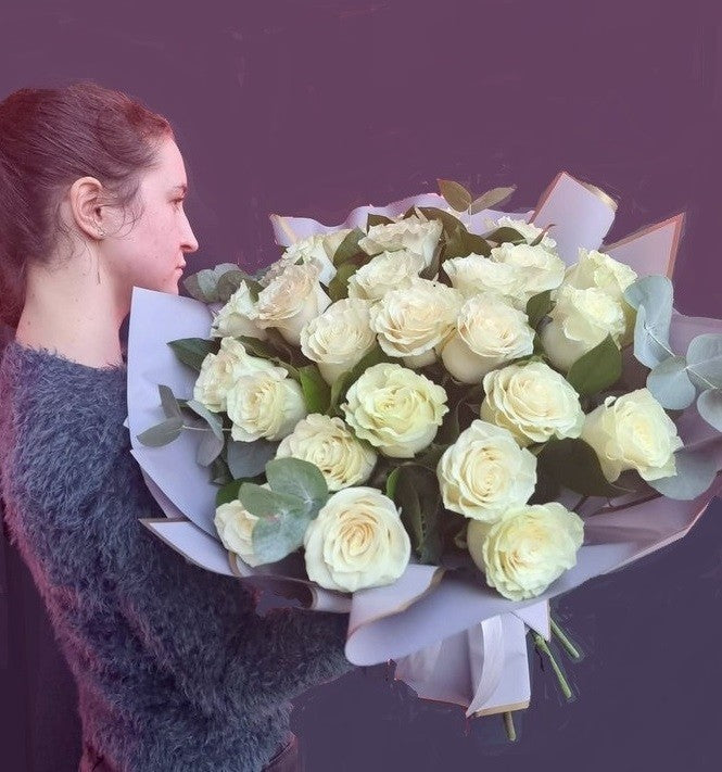 Buchet 27 trandafiri albi
