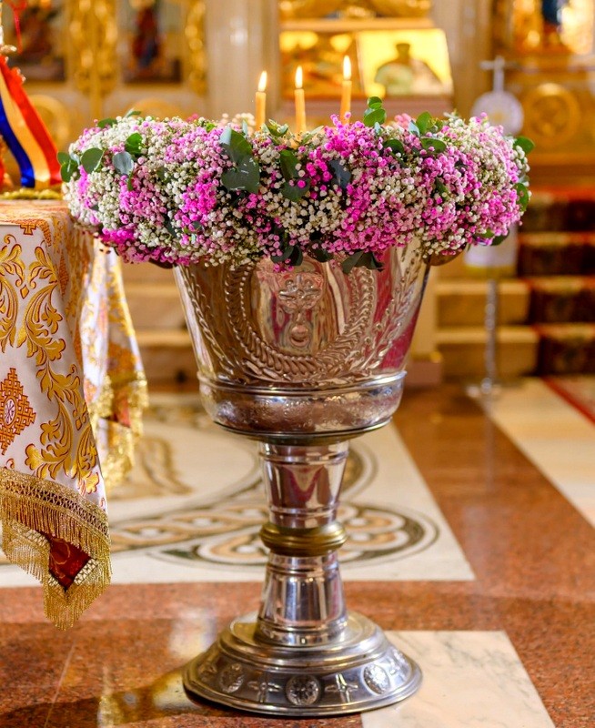 Cristelnita cu gypsophila roz