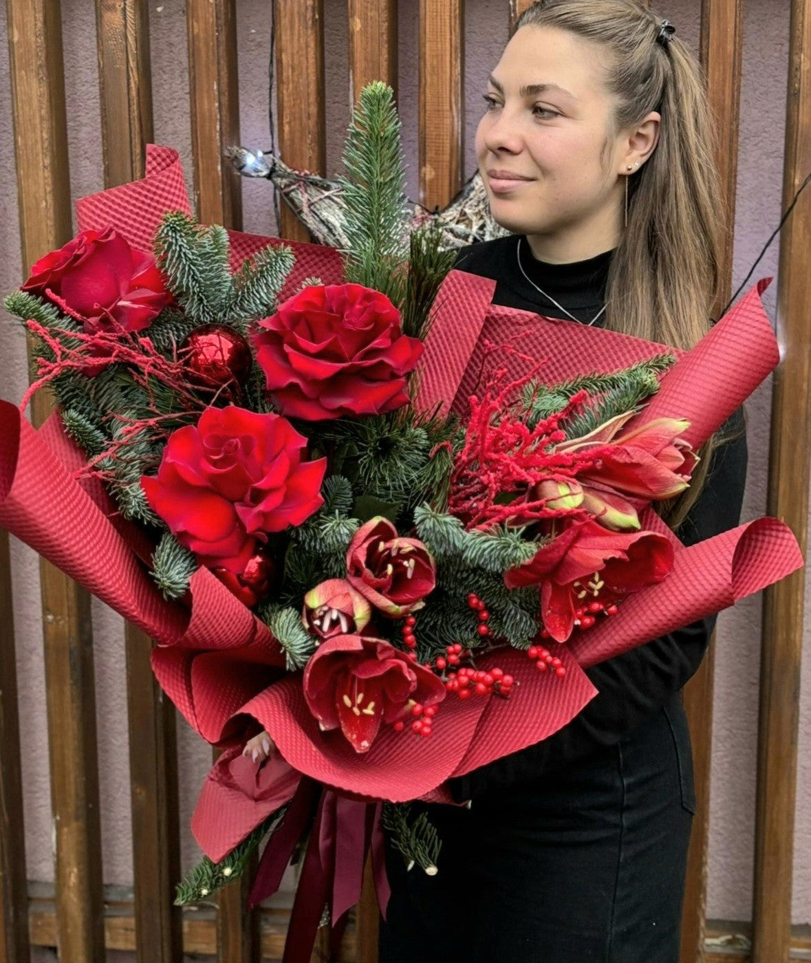 Buchet de Iarnă cu Amaryllis Roșu