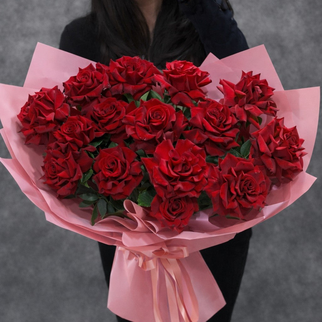 Buchet cu 15 trandafiri rosii