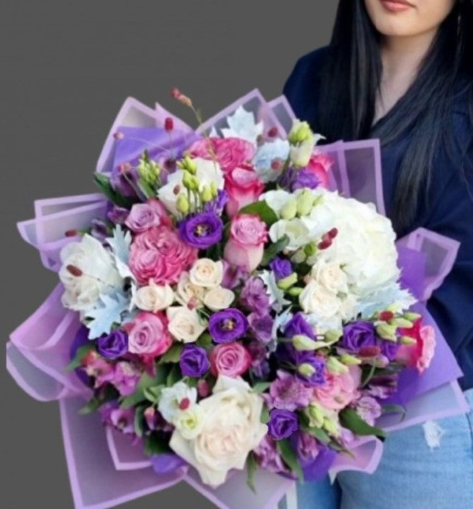 Buchet spectaculos alb-mov