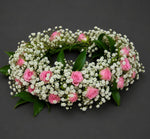 Coronita cu miniroze si gypsophila
