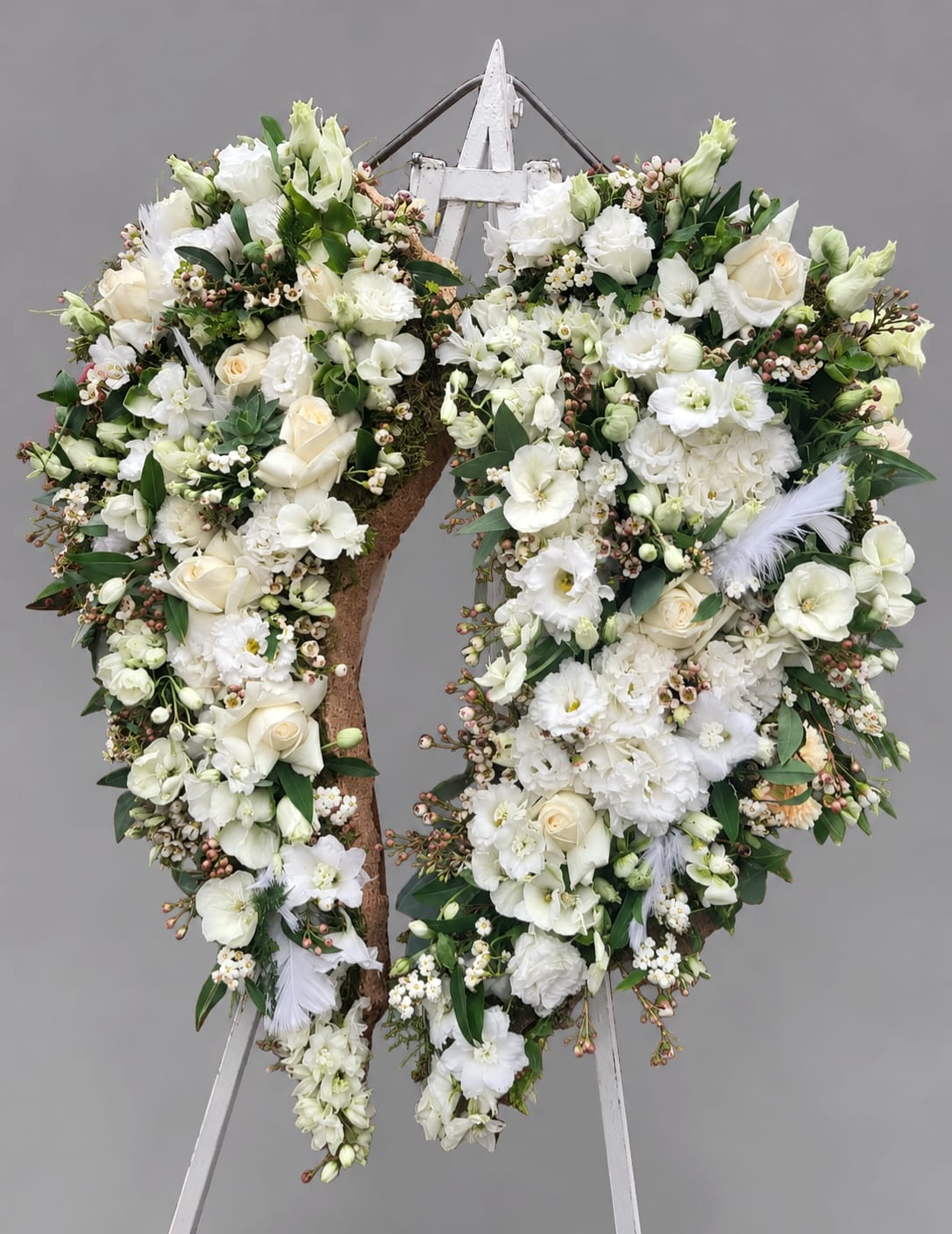 Aranjament funerar premium „Aripi de inger”