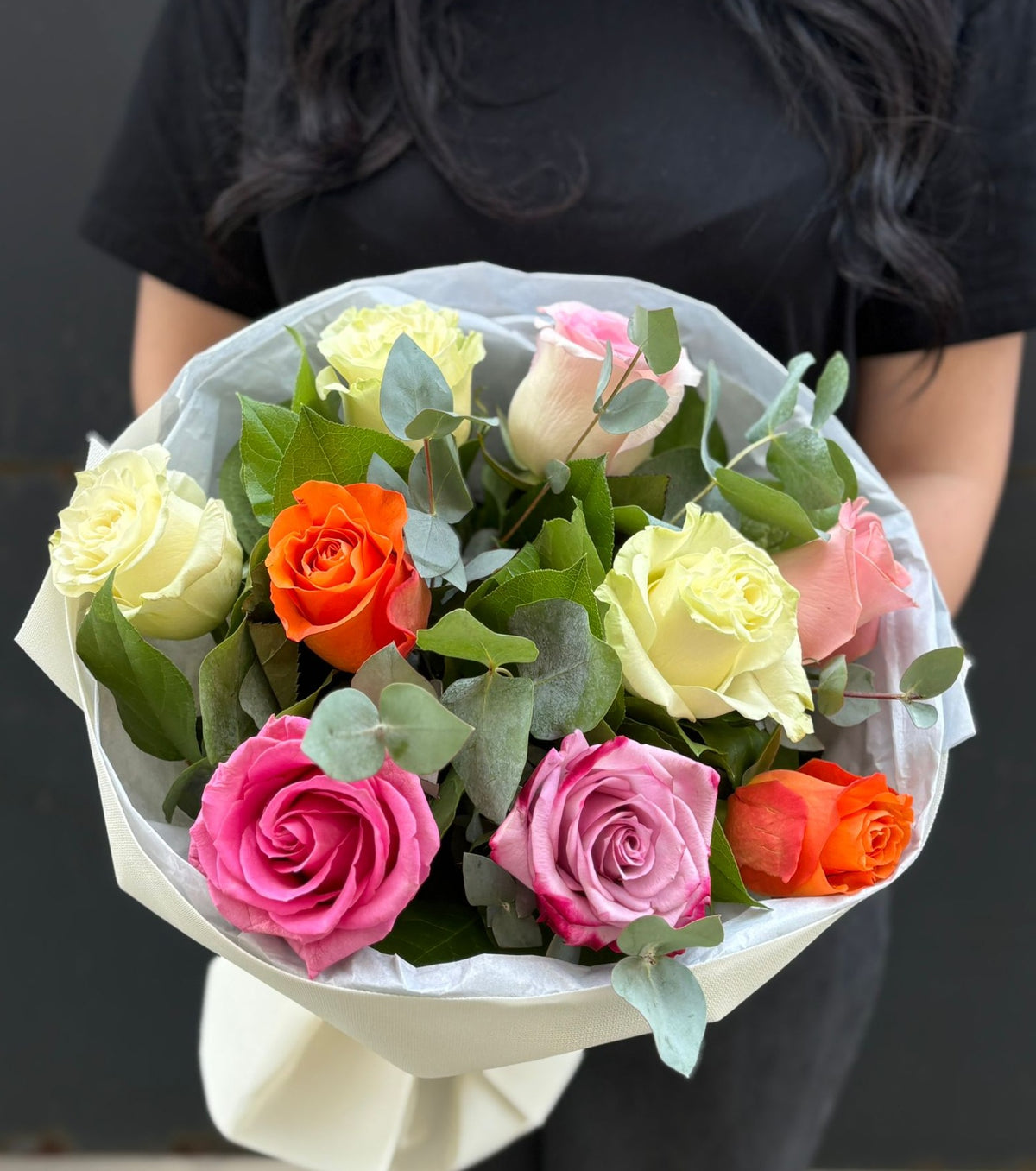 Buchet 9 trandafiri multicolori