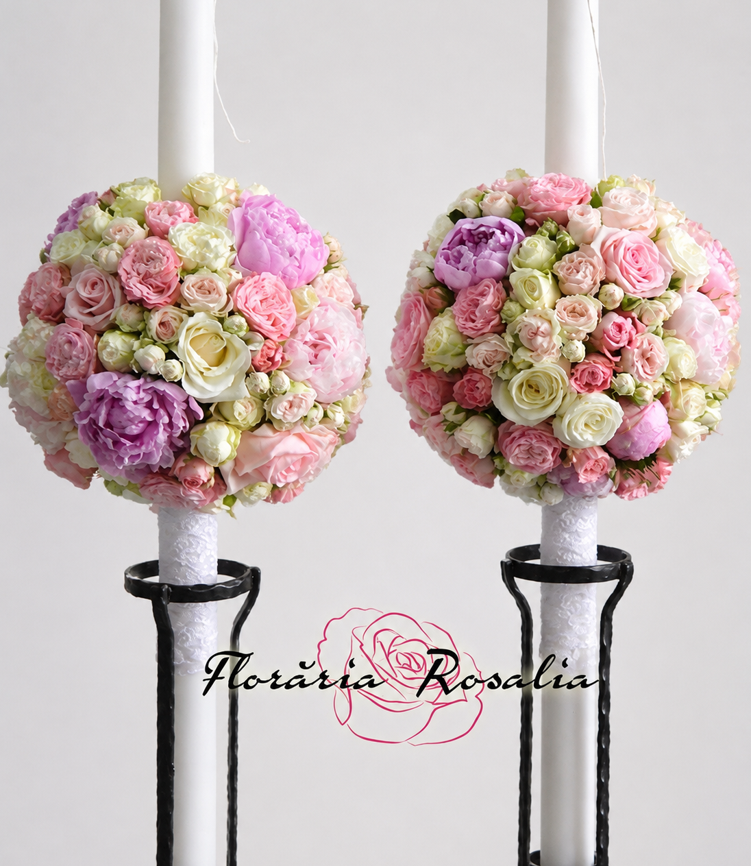 Lumanari delicate cu bujori si miniroze